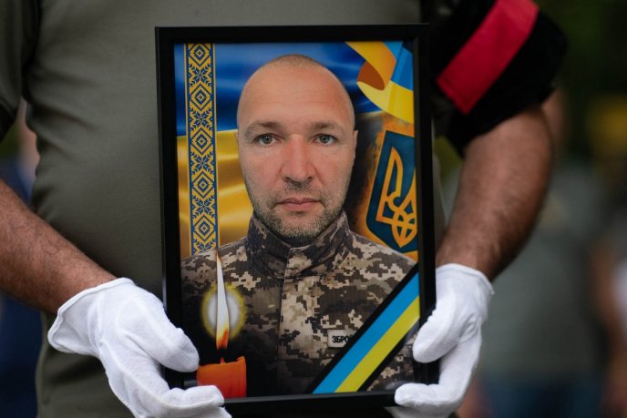 В області поховали Героя, який воював на фронті понад 2 роки – 01 В області поховали Героя, який воював на фронті понад 2 роки – 01