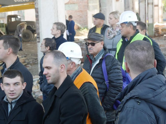 Під фундамент майбутнього реабілітаційного центру в Ужгороді заклали "капсулу часу" – 04