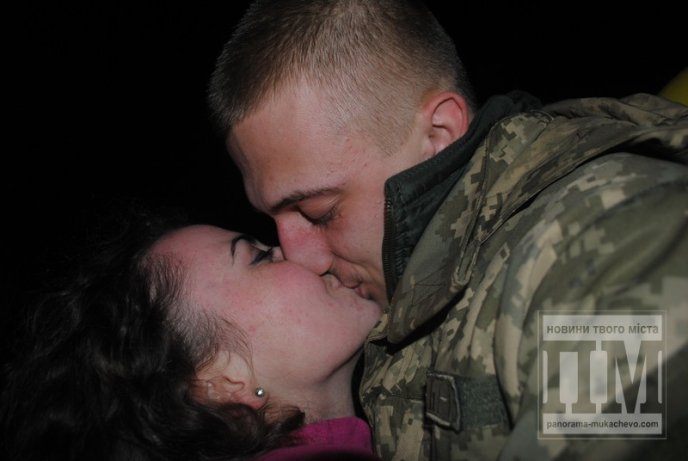 У Мукачеві урочисто зустріли бійців Героїчної 128-ої бригади (ФОТОРЕПОРТАЖ) – 35