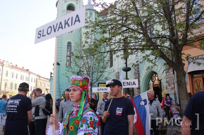 У Мукачеві урочисто відкрили чемпіонат світу зі слідової роботи службових собак – 14