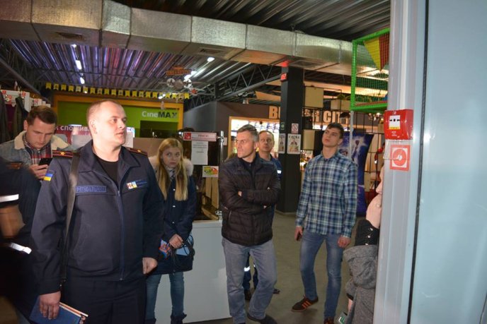 В Ужгороді рятувальники перевіряли один із найбільших торговельно-розважальних комплексів – 14