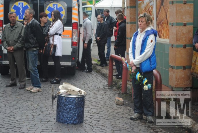 Сум, плач та сльози: Мукачево попрощалось з героєм-земляком (ФОТОРЕПОРТАЖ) – 18