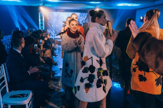 Мода заради життя: на Закарпатті відбувся ІІІ-й благодійний показ мод дизайнерки Роксолани Новак – 66