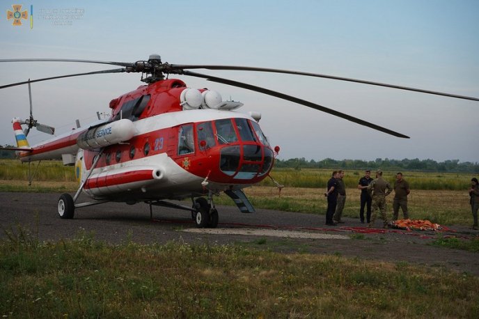 Понад 200 людей намагаються загасити лісову пожежу на Закарпатті – 02 Понад 200 людей намагаються загасити лісову пожежу на Закарпатті – 02