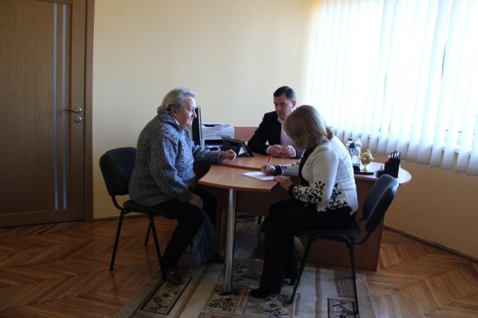 Мукачівці звернулися до народного депутата Валерія Пацкана зі своїми проблемами (ФОТО) – 09 Мукачівці звернулися до народного депутата Валерія Пацкана зі своїми проблемами (ФОТО) – 09