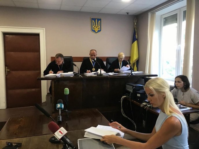 В Ужгороді вирішують, чи брати під варту винуватця смертельної ДТП – 02 В Ужгороді вирішують, чи брати під варту винуватця смертельної ДТП – 02