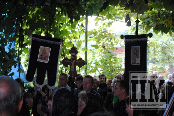 Клячаново у жалобі: односельчани прощались з Героєм, який загинув у зоні АТО (ФОТОРЕПОРТАЖ) – 03