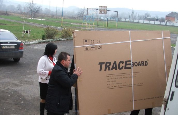 Кілька шкіл Мукачівського району отримали інтерактивні дошки, проектори та ноутбуки – 02