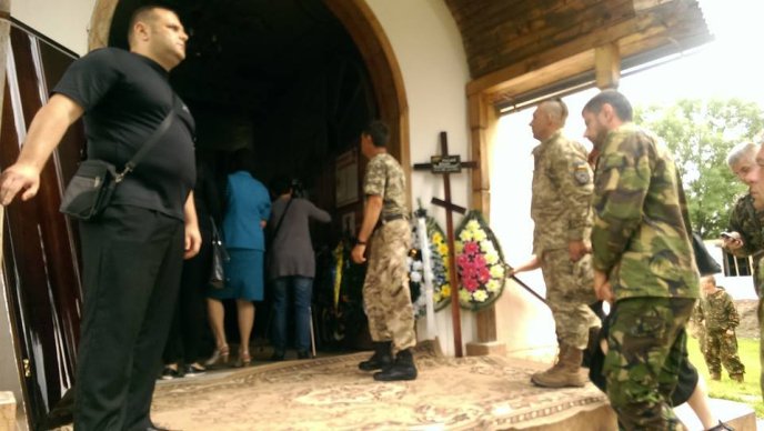 У Хусті прощаються з бійцем "Правого сектору" Романом Маслеєм – 02