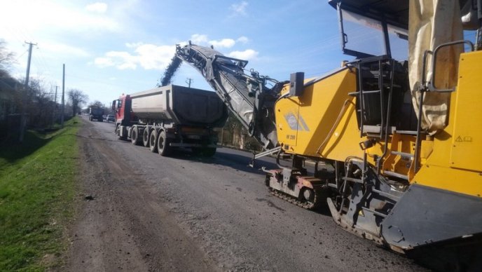 На Закарпатті почали ремонт дороги, яка веде до кордону з Угорщиною – 02