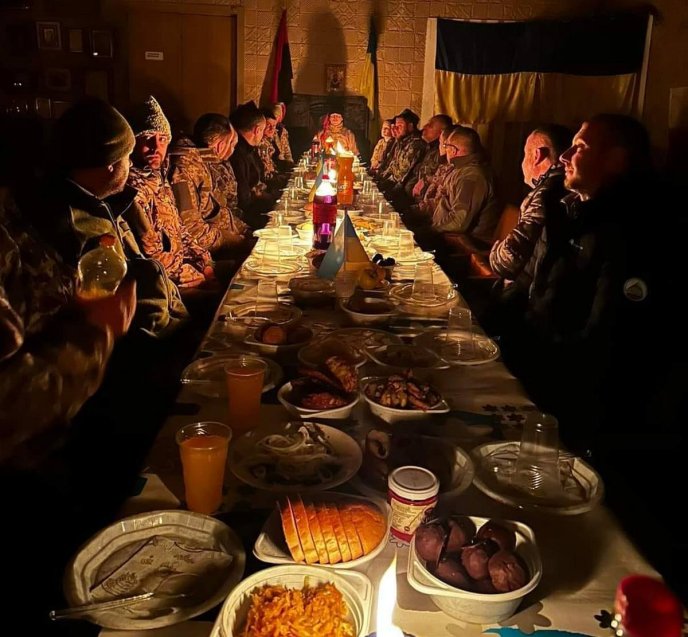 Генштаб оприлюднив фото, як наші військові відзначали Святвечір – 02