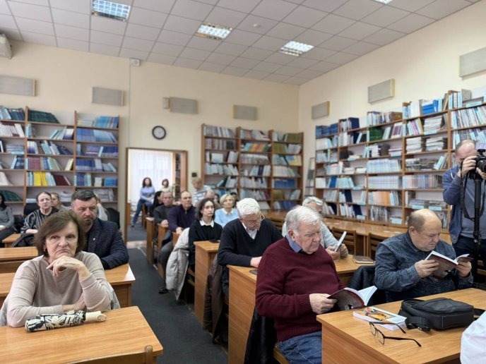Презентовано біобібліографічний покажчик «Василь Ільницький: журналістика на зламі тисячоліть» – 02 Презентовано біобібліографічний покажчик «Василь Ільницький: журналістика на зламі тисячоліть» – 02