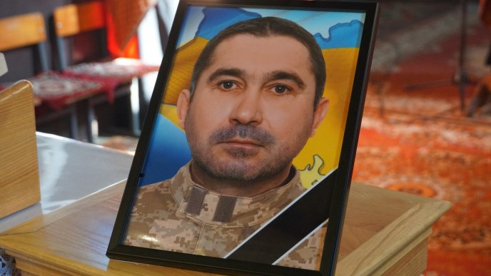 В останню дорогу у Мукачеві провели полеглого Героя – 01 Фото — Мукачівська міськрада