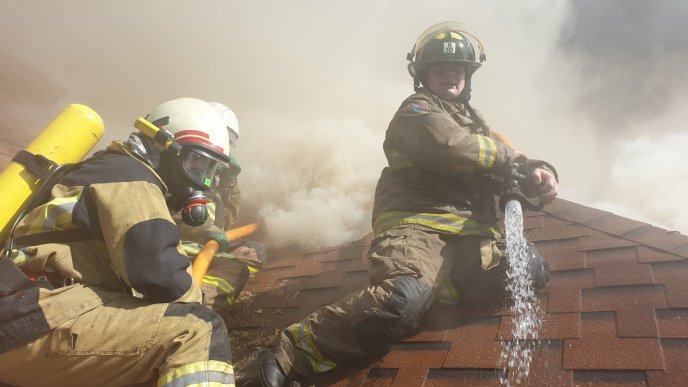 Закарпатські вогнеборці показали наслідки масштабної пожежі  – 11