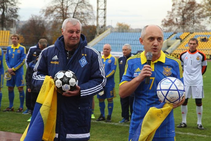 Зірки футболу відіграли матч із закарпатськими прикордонниками – 02