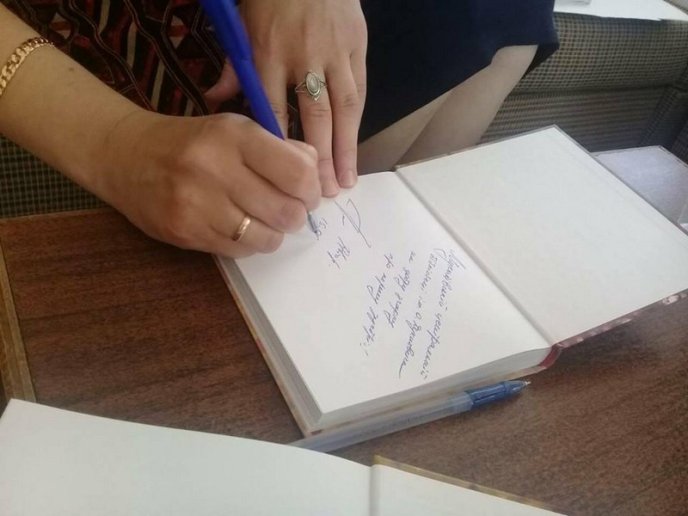У Мукачеві свою книгу презентувала молода українська поетеса – 03 У Мукачеві свою книгу презентувала молода українська поетеса – 03