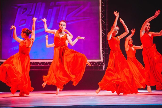 В Ужгороді студія сучасного танцю «Бліц» провела звітний концерт – 07