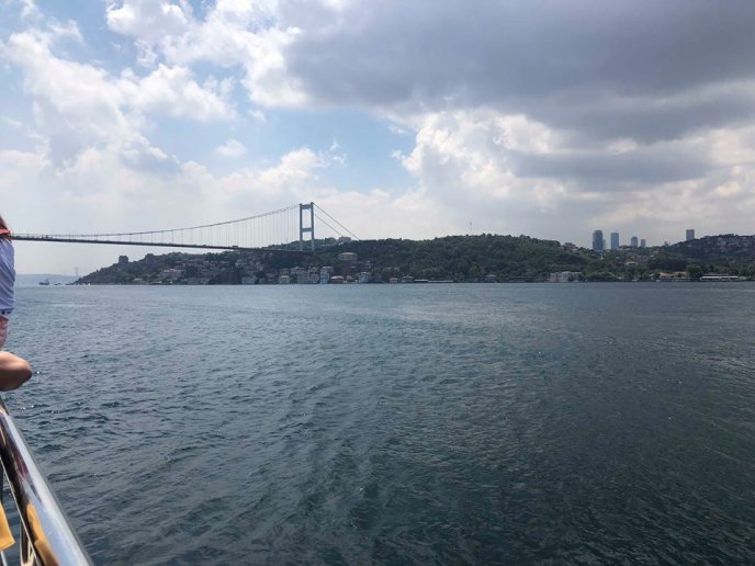 Ужгородка Олеся Смирнова взяла участь у масштабному запливі через Босфор – 06