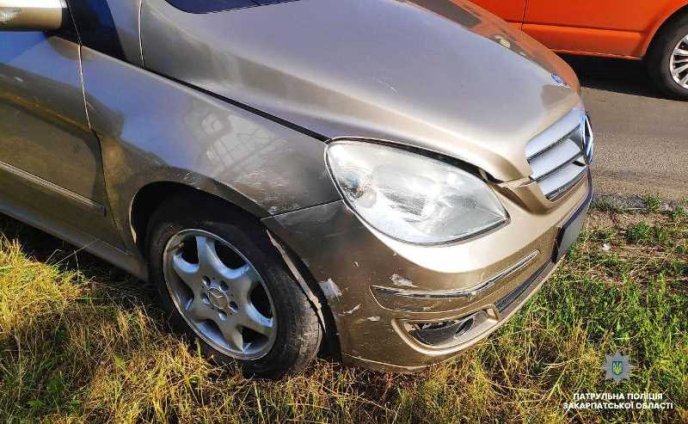 В Ужгороді сталася автопригода – 02