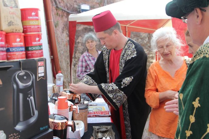 У Мукачеві влаштували реконструкцію весілля Ілони Зріні та Імре Текелі – 09