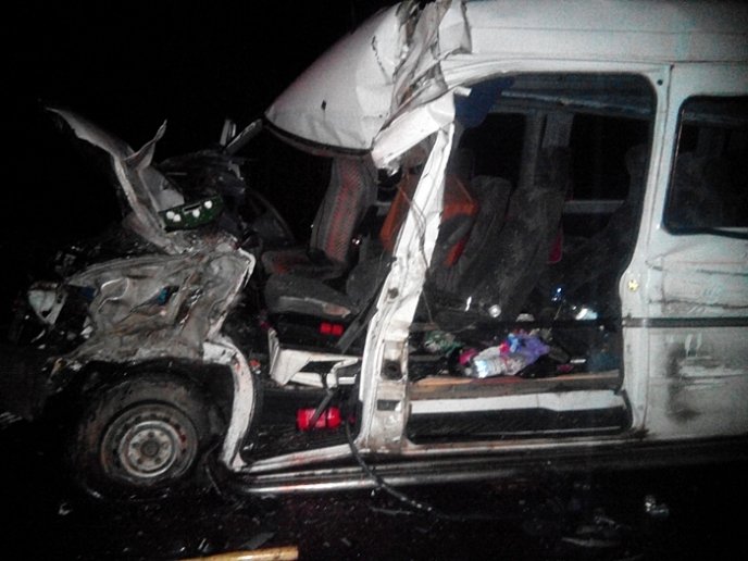 Рятувальники розповіли деталі смертельної ДТП на Свалявщині та показали фото аварії – 02