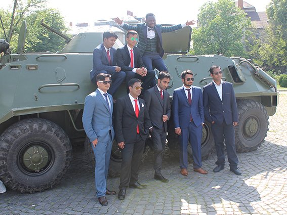 Закарпатські правоохоронці влаштували виставку зброї – 06