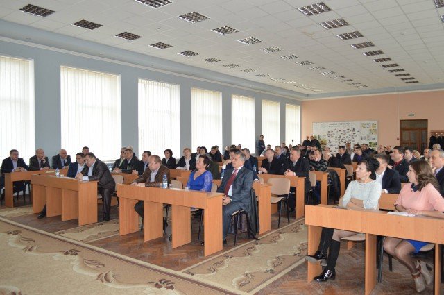 Першу сесію Іршавської райради відкрили і одразу перенесли – 04