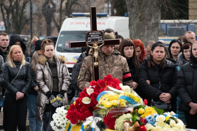 На Закарпатті поховали військового, який загинув у Луганській області – 04