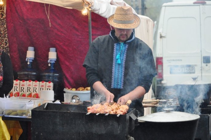 Аромати закарпатських страв заполонили центр Ужгорода – 09