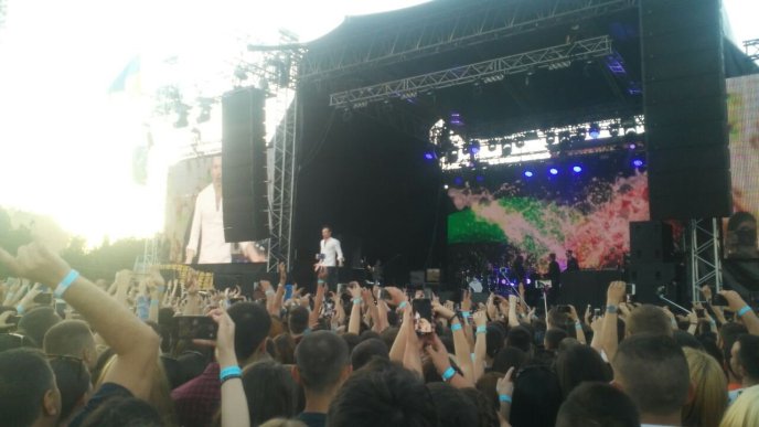 Концерт гурту "Океан Ельзи" в Ужгороді показали з висоти пташиного польоту – 03