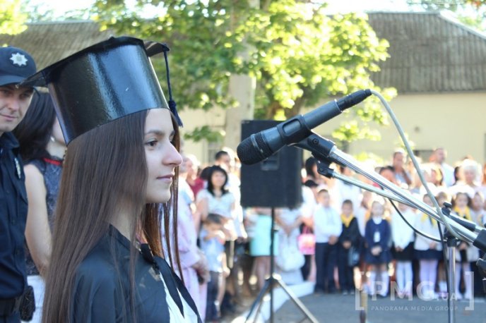 Свято Першого дзвоника відзначили у Мукачівській ЗОШ №1 ім. Пушкіна – 20