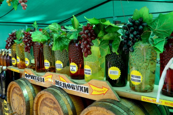 У виноградівському парку Перен відбувся винний фестиваль «Угочанська лоза» – 09