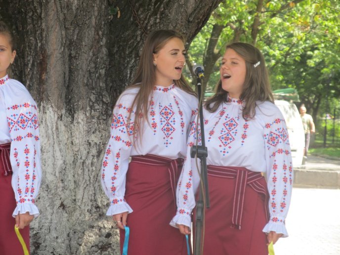 Під час благодійного концерту виноградівці підтримали закарпатських військових (ФОТО) – 01