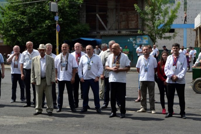 У Дубовому відбулись урочисті проводи отари на полонину – 01