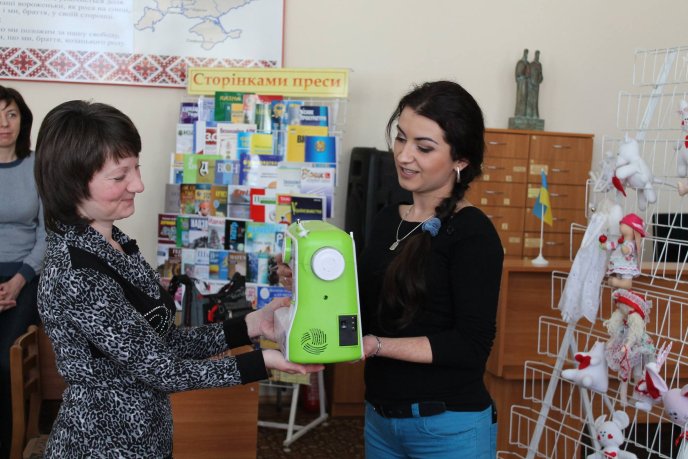 У Закарпатській обласній бібліотеці відбувся майстер-клас з виготовлення іграшок-валентинок – 02