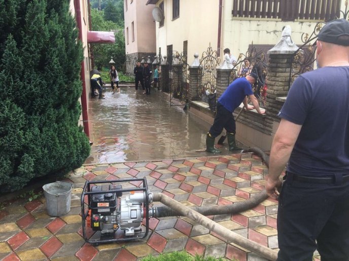 На Рахівщині затопило селище – 02