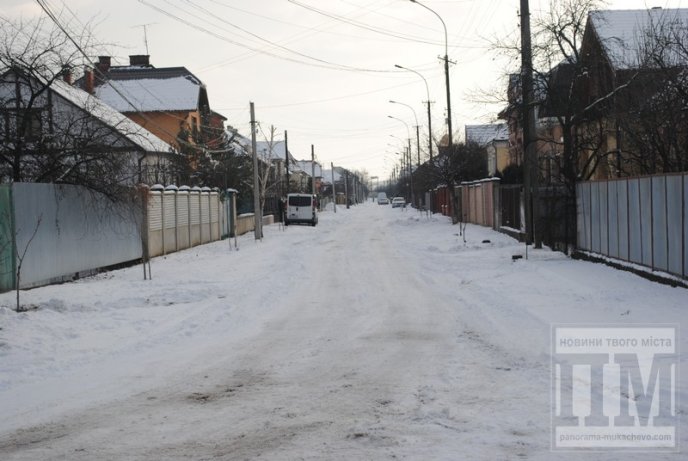 Мукачівські комунальники так і залишили частину вулиць міста неприбраними від снігу (ФОТО) – 09 Мукачівські комунальники так і залишили частину вулиць міста неприбраними від снігу (ФОТО) – 09