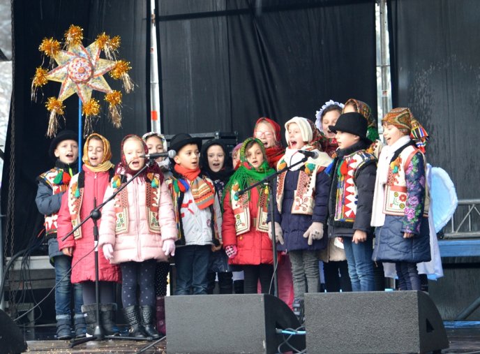 В Ужгороді стартував гастрономічно-колядницький фестиваль «Василля» – 12