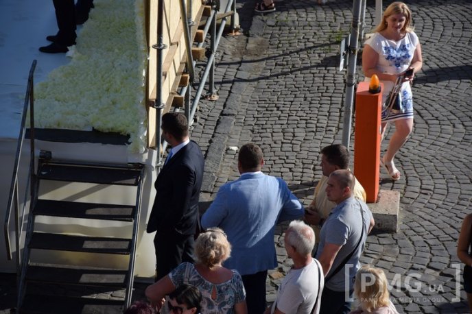 У Мукачеві стартував парад випускників – 07