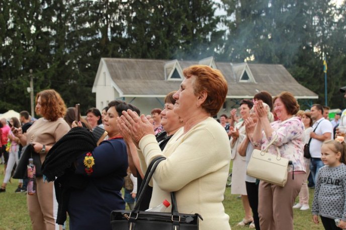 "Необхідно ремонтувати школи, дитячі садочки, амбулаторії", – Валерій Лунченко поспілкувався із закарпатцями – 09