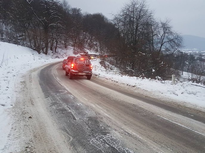 Неподалік Великого Березного сталась ДТП, яка заблокувала транспортний рух на виїзді з селища – 01