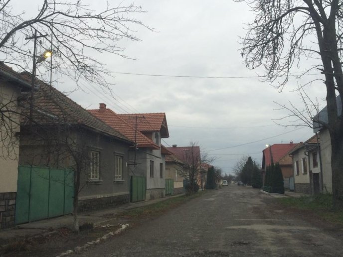 У мікрорайоні Борок Телеп в Мукачеві навіть вдень освітлюються вулиці (ФОТО) – 05