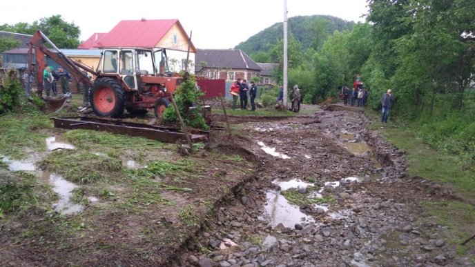 Рятувальники розповіли про наслідки негоди, яка вирує на Закарпатті – 09