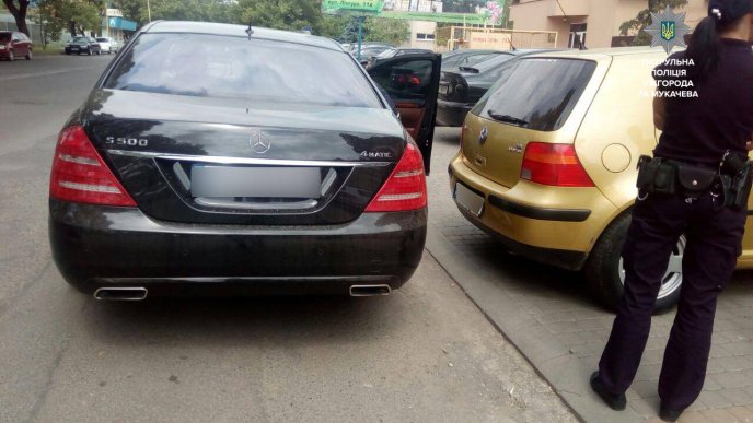 8 ДТП за добу: патрульні показали фото розбитих автівок – 10