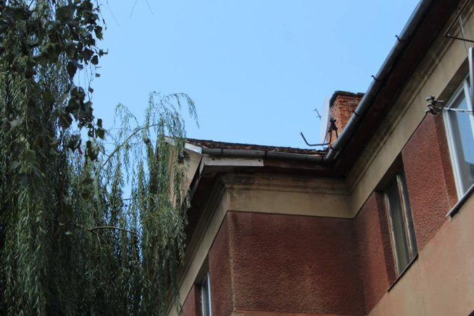 На одній з багатоповерхівок Мукачева відремонтують дах – 06