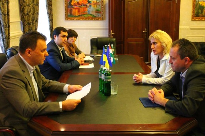 Голова облради Михайло Рівіс зустрівся з новопризначеним Генконсулом Угорщини в Ужгороді – 05