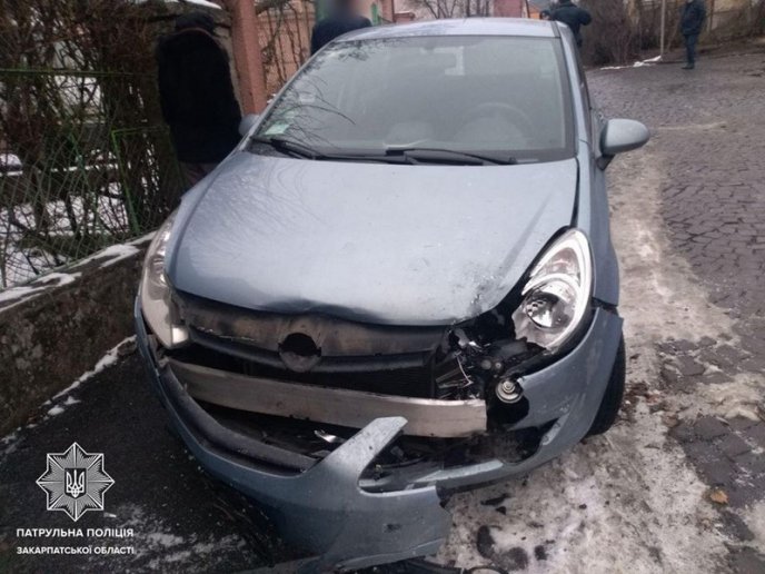 За півдня в Ужгороді і Мукачеві зафіксували 14 аварій – 02