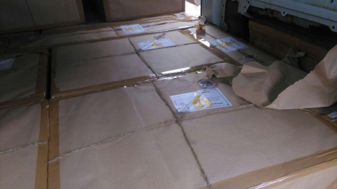 Дипломатичний скандал: монгольський дипломат перевозив велику партію сигарет – 04