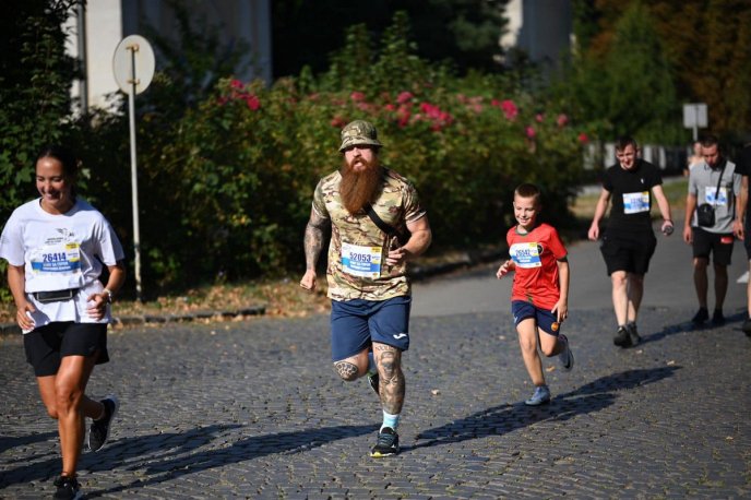 В Ужгороді відбувся щорічний забіг «Шаную воїнів, біжу за героїв України» – 02