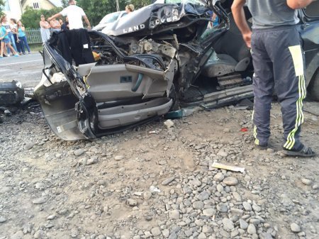 У мережі з’явились фото жахливої ДТП, яка сталась на Тячівщині – 01